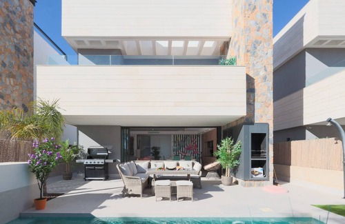 Los Alcazares Villa | 230 m² Villa ∙ 4 bedrooms ∙ 8 guests
