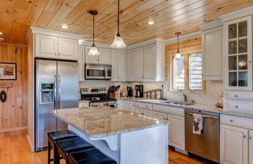 Whitefield House | 232 m² House ∙ 1 bedroom ∙ 14 guests