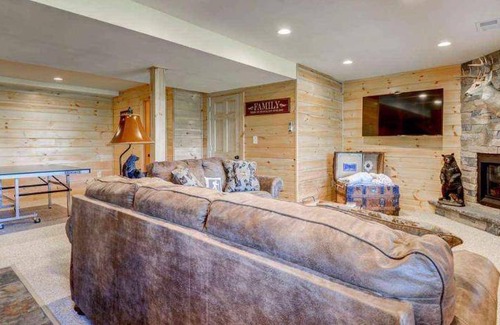 Whitefield House | 232 m² House ∙ 1 bedroom ∙ 14 guests