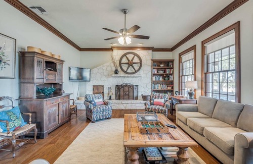 Boerne House | 232 m² House ∙ 4 bedrooms ∙ 8 guests