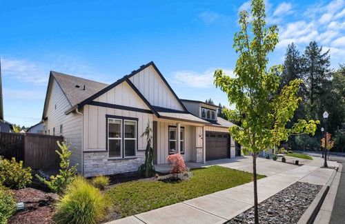 Brush Prairie House | 232 m² House ∙ 4 bedrooms ∙ 8 guests