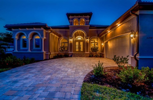 Yacht Club Villa | 232 m² Villa ∙ 4 bedrooms ∙ 8 guests