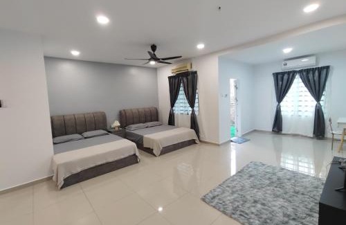 Kemayan Square House | 232 Permai Duyung Family Gathering