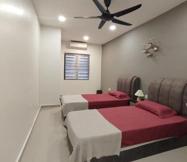 Kemayan Square House | 232 Permai Duyung Family Gathering
