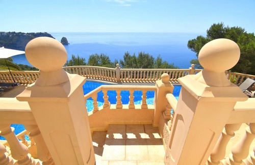 Cap de la Nau Ski Chalet | 234 m² Chalet ∙ 3 bedrooms ∙ 6 guests