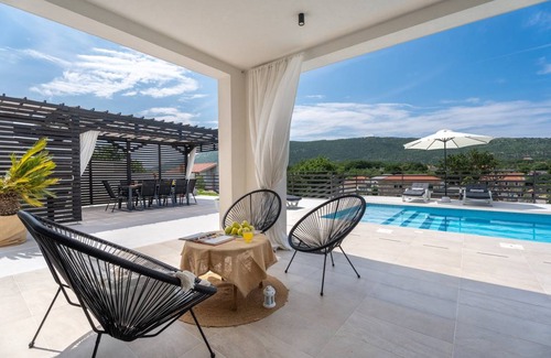 Tugare Villa | 234 m² Villa ∙ 4 bedrooms ∙ 8 guests