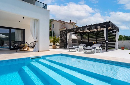Tugare Villa | 234 m² Villa ∙ 4 bedrooms ∙ 8 guests
