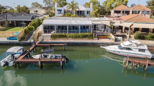 Dudley Park House | 235 m² House ∙ 4 bedrooms ∙ 10 guests