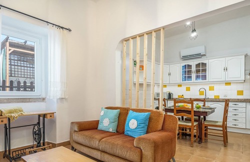 Alfarrobeira House | #236 Texugueiras 148 by Home Holidays