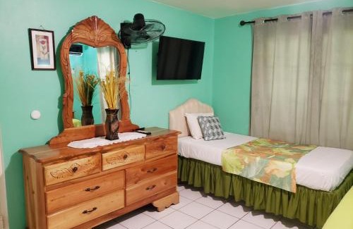 IronShore Estates House | 237 Bratton Avenue