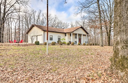 Poplar Bluff House | 237 m² House ∙ 2 bedrooms ∙ 4 guests