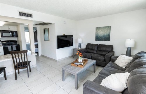 Scottsdale Gardens Apartment | 238-Fully Furnished 1BR Suite- Heat Pool, Putting Green, Great Location!