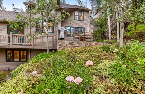 Aspen House | 238 m² House ∙ 3 bedrooms ∙ 6 guests