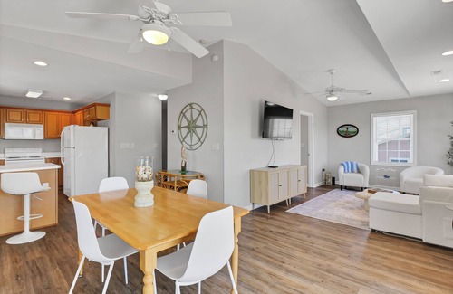 North Topsail Beach House | 2383 Island Drive: 4 BR, 3 BA in N. Topsail Beach, Sleeps 8