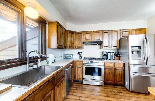 Summit Cove House | 239 m² House ∙ 3 bedrooms ∙ 6 guests
