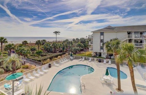 Hilton Head Island Apartment | 239 Oceanfront Breakers - North Forest Beach