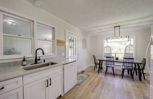 Lenoir House | 24-Acre Cottage w/Hot Tub ~ 10 Mi to Blowing Rock