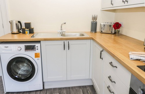 Whitby Cottage | 24 BAXTERGATE, family friendly, character holiday cottage in Whitby