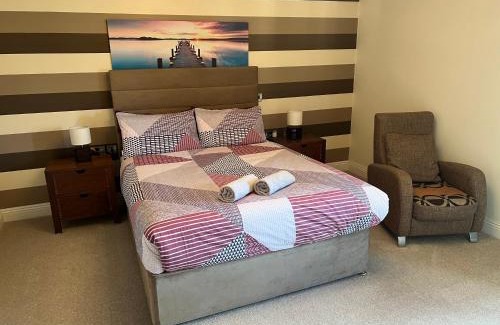 Enniskillen House | 24 Castle Hume Court Holiday House