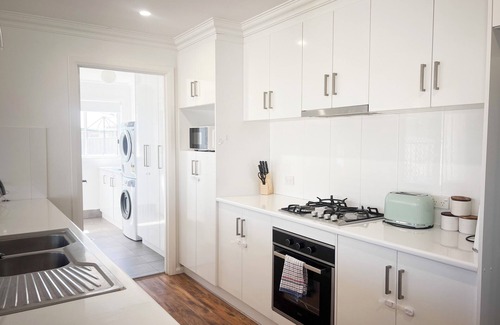Boorooma House | 24 Darcy Drive, Boorooma