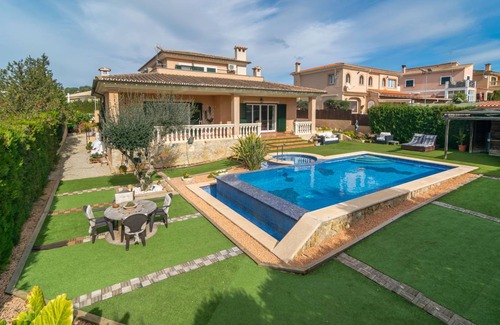 Marratxi Villa | 240 m² Villa ∙ 4 bedrooms ∙ 8 guests