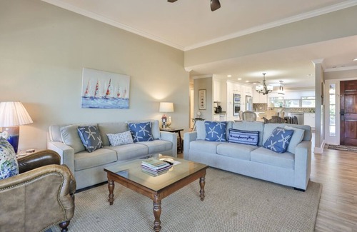 South Beach House | 24 Land's End: Stunning 4 Bedroom Land's End Villa, Water Views, Near Beach