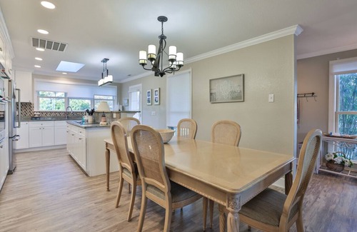 South Beach House | 24 Land's End: Stunning 4 Bedroom Land's End Villa, Water Views, Near Beach