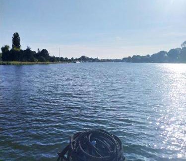 Saint-Jean-de-Losne Boat Rental | 24 m² Houseboat ∙ 2 bedrooms ∙ 5 guests
