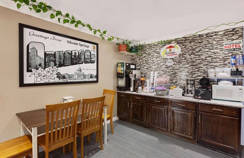 Siloam Springs Hotel | 24 m² Hotel ∙ 127 guests