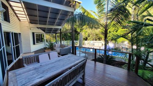 Rainbow Beach House | 24 Naiad Court - Rainbow Shores. Pool. Wifi. Walk to beach