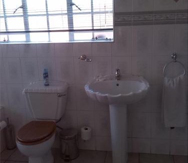 Ekurhuleni Hotel | 24 Onvrey Guest House