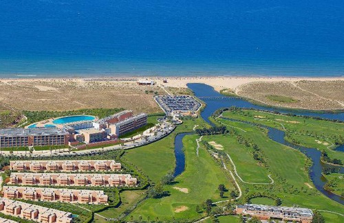 Salgados Hotel | 243 m² Hotel ∙ 4 bedrooms ∙ 127 guests