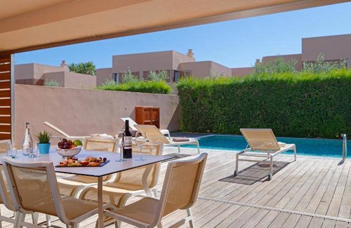 Salgados Hotel | 243 m² Hotel ∙ 4 bedrooms ∙ 127 guests