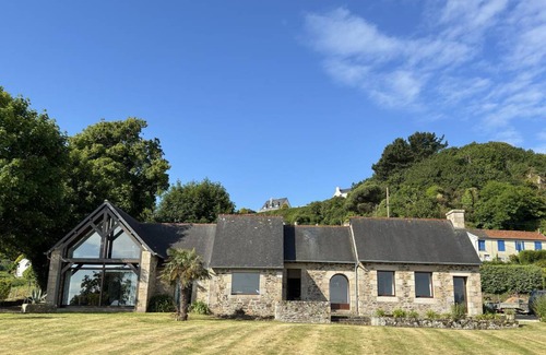 Ploubazlanec House | 240 m² Gîte ∙ 6 bedrooms ∙ 10 guests