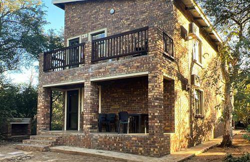 Marloth Park Hotel | 240 m² Hotel ∙ 4 bedrooms ∙ 8 guests