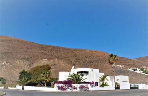 Giniginamar House | 240 m² House ∙ 2 bedrooms ∙ 6 guests