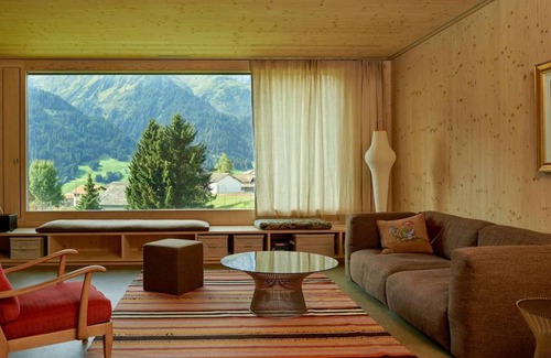 Lumnezia House | 240 m² House ∙ 3 bedrooms ∙ 9 guests