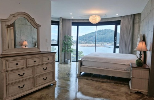 Seongsan House | 240 m² House ∙ 3 bedrooms ∙ 10 guests