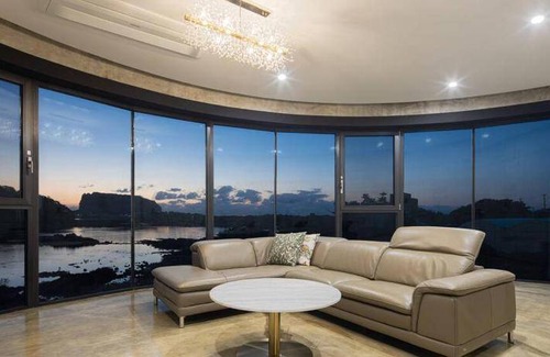 Seongsan House | 240 m² House ∙ 3 bedrooms ∙ 10 guests
