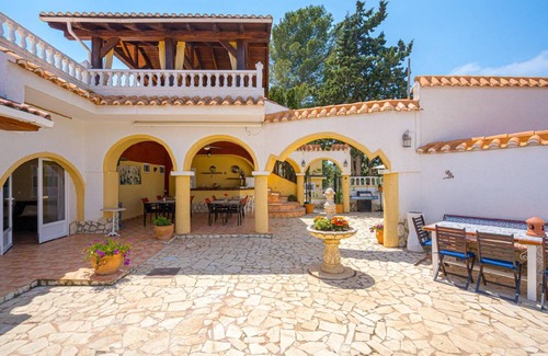 Aigues House | 240 m² House ∙ 5 bedrooms ∙ 10 guests
