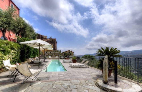 Civezza House | 240 m² House ∙ 7 bedrooms ∙ 18 guests
