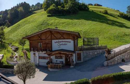 Hippach House | 240 m² House ∙ 9 bedrooms ∙ 22 guests
