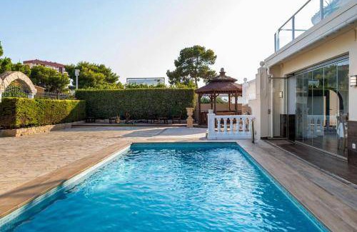 Calpe Resort | 240 m² Resort ∙ 8 bedrooms ∙ 22 guests