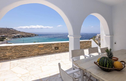 Exomvourgo Villa | 240 m² Villa ∙ 4 bedrooms ∙ 8 guests