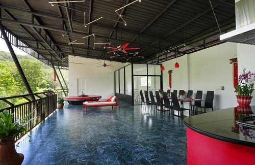 Chalong Villa | 2400 m² Villa ∙ 10 bedrooms ∙ 20 guests