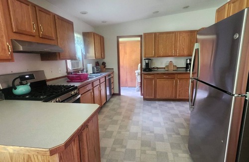 Williamstown House | 2400sf Secluded Family Mountain House 16 Acres- 2 min to Jiminy Peak- near Lenox