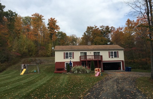 Williamstown House | 2400sf Secluded Family Mountain House 16 Acres- 2 min to Jiminy Peak- near Lenox