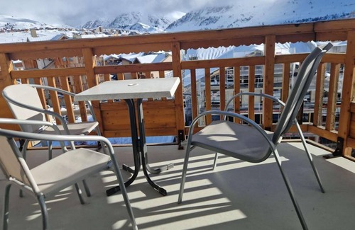 Cognet Apartment | 240m from resort center, 4th floor, balcony, tv, ski locker, 35m², Alpe d'Huez