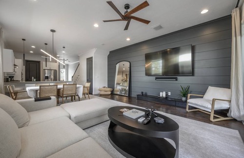 Courier City - Oscawana House | 241 m² House ∙ 4 bedrooms ∙ 10 guests