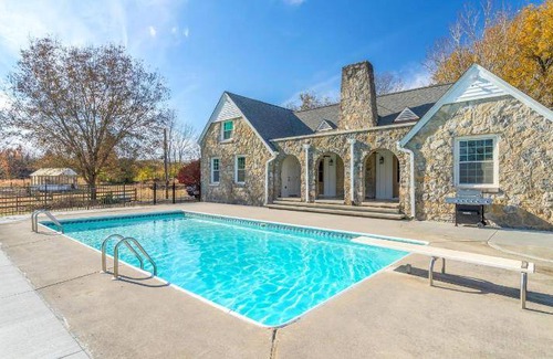Maryville House | 242 m² House ∙ 5 bedrooms ∙ 10 guests